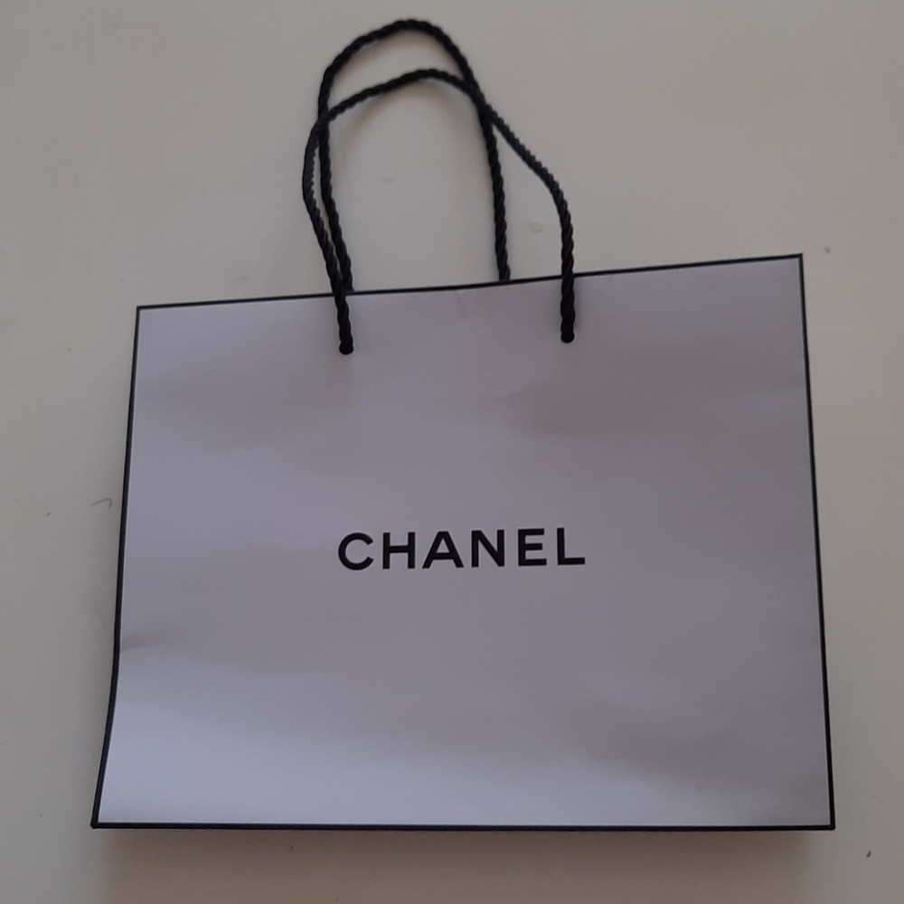 Chanel Authentic Small White Paper Shopping Bag Gift Tote - Picture 2 of 8
